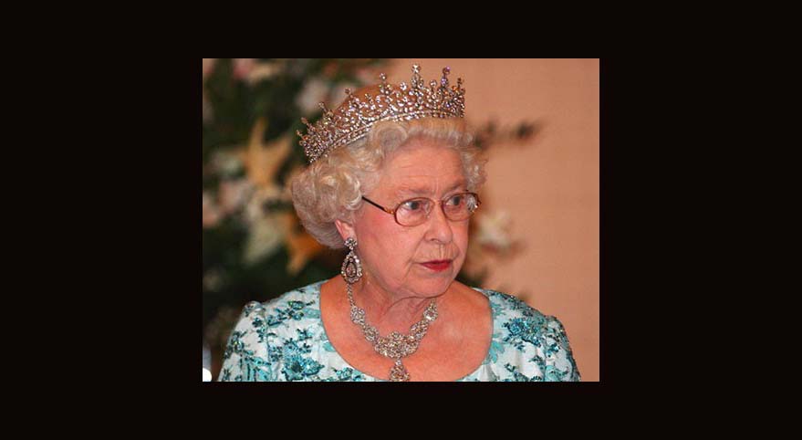 زیباترین گردنبندهای ملکه انگلیس